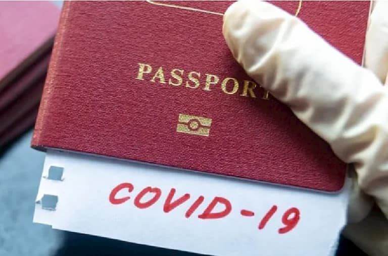 Hiszpania: rząd opowiada się za unijnymi paszportami dla zaszczepionych na Covid-19