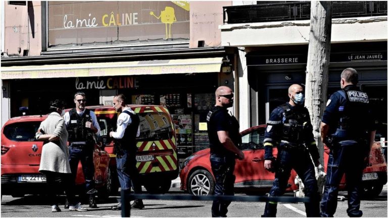 Dwie osoby zabite w ataku nożownika we Francji