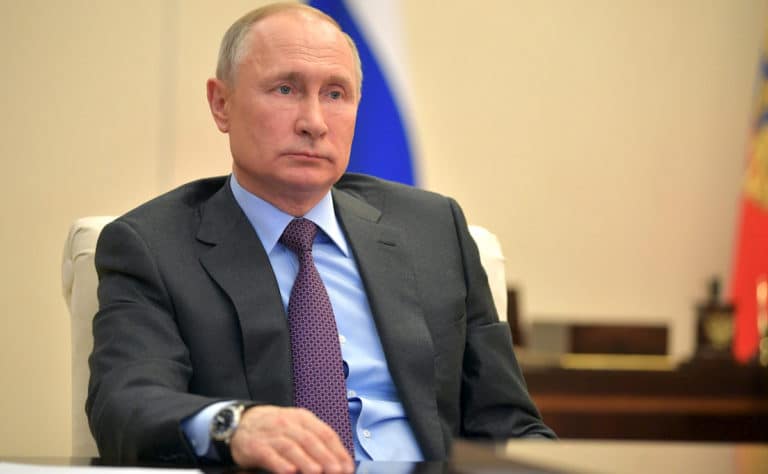 Zamiast szczepień Putin daje Rosjanom 10 dni wolnego