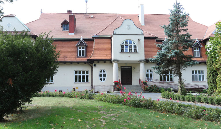 Dom Pomocy Społecznej w Psarach został zamknięty, w środku ponad 200 osób