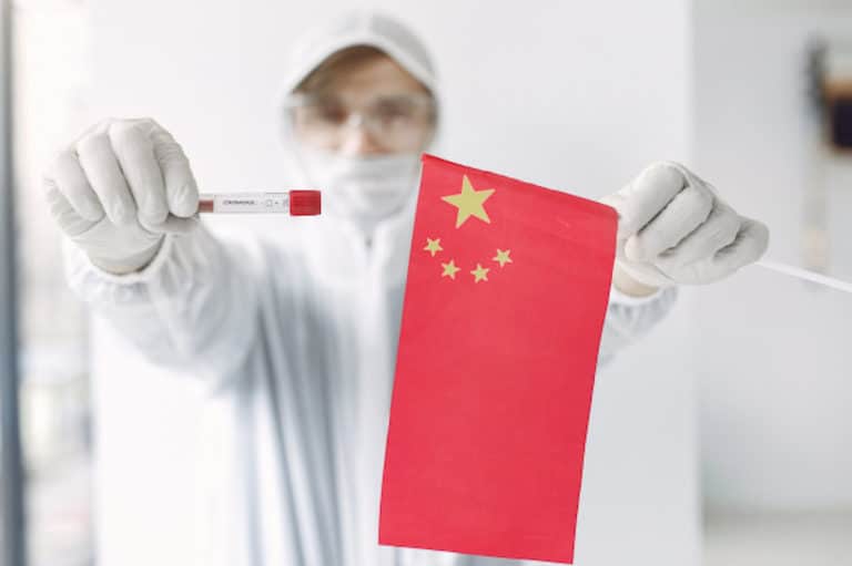 Chiny: „złote kody zdrowia” dla zaszczepionych przeciw Covid-19