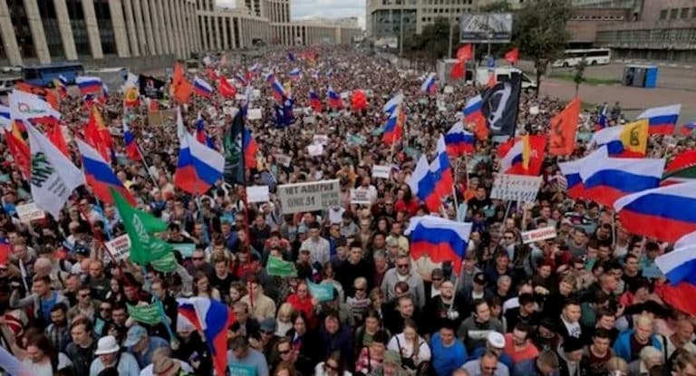 40 lat zakazu wjazdu dla zagranicznych uczestników protestów w Rosji