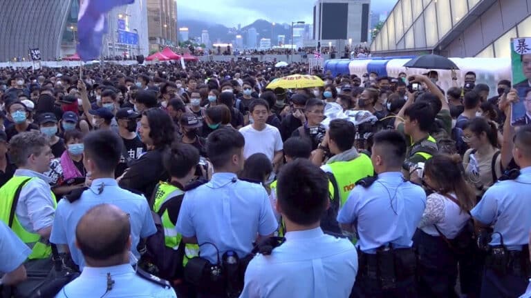 Unia Europejska reaguje na łamanie autonomii Hongkongu przez Chiny