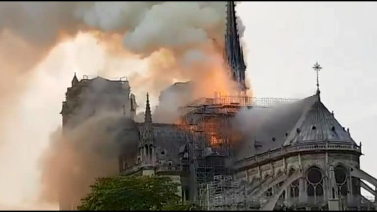 To już pewne. Katedra Notre-Dame będzie wyglądała tak, jak przed pożarem