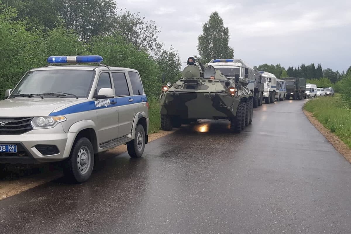 Kolumna wojsk rosyjskich w drodze na Białoruś. Fot. domena publiczna