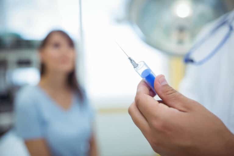 Władze medyczne zarekomendowały zawieszenie szczepień preparatem AstraZeneca