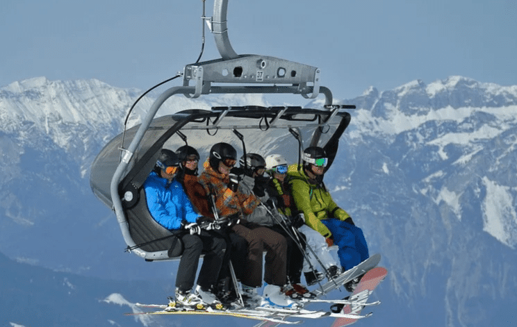 Szwajcaria wprowadza nowe restrykcje epidemiczne, ośrodki narciarskie pozostaną otwarte