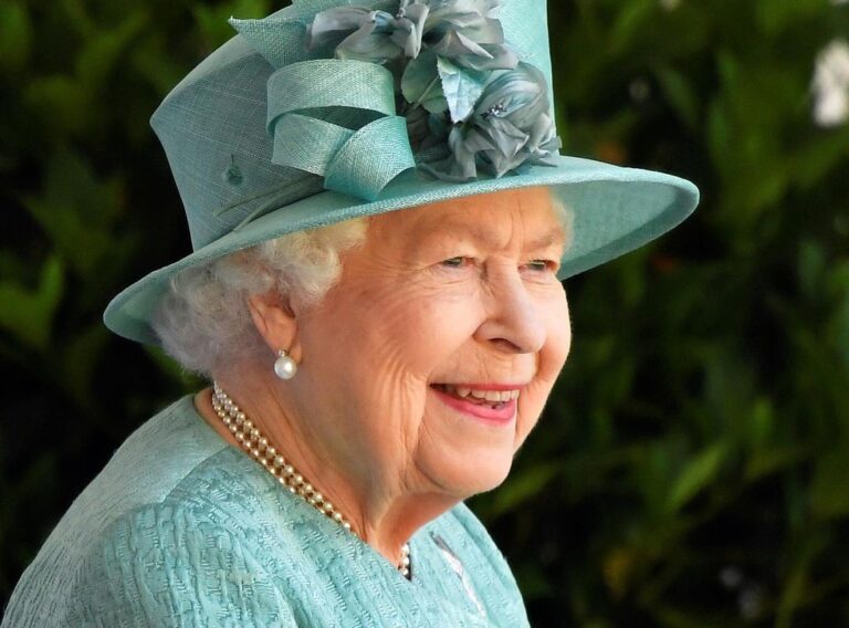 Primaaprilisowy żart brytyjskiej królowej. Pierwszy od wybuchu II wojny światowej…