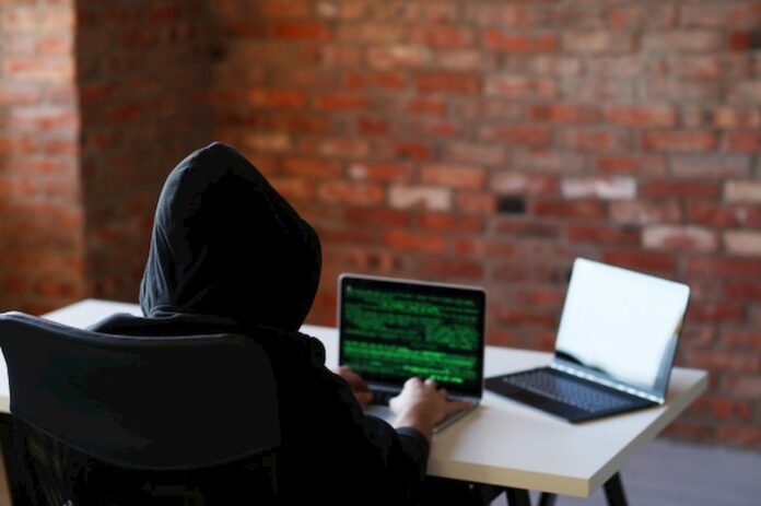 Hakerzy żądają 70 mln dolarów. Zagrożony milion komputerów