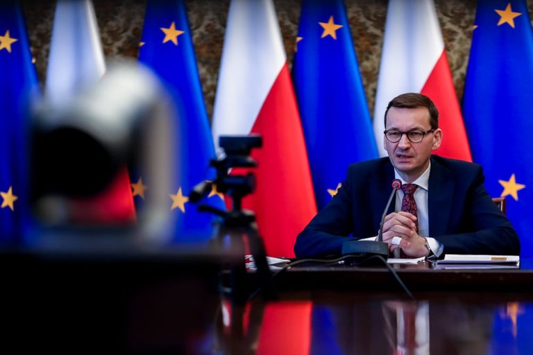 Polska będzie ratować ofiary rzezi w Afganistanie. Premier zapowiada start pierwszego samolotu