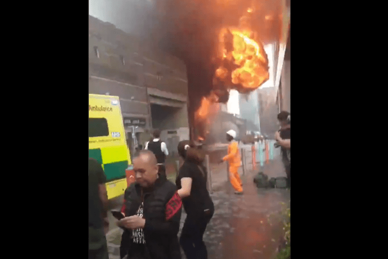 Wielki wybuch w Londynie! Strażacy walczą z ogniem