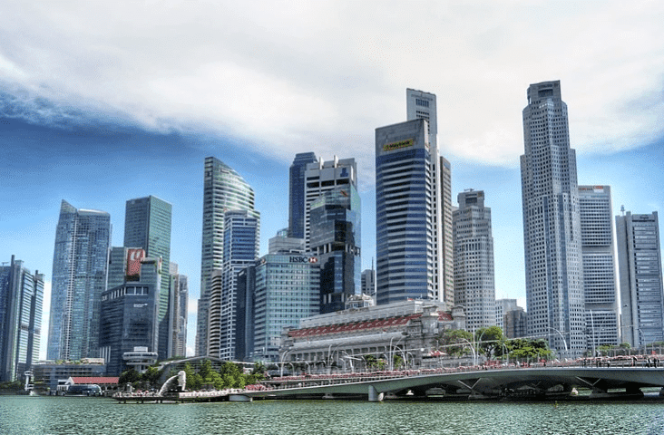 Singapur mówi STOP! Covid-19 będzie traktowany jak grypa